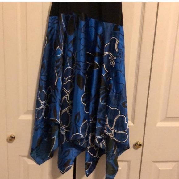 Dress - Picture 3 of 6